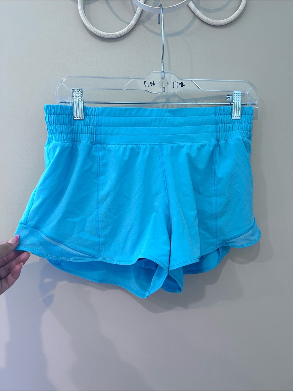 Lululemon Kayak Blue Hotty Hots size 8